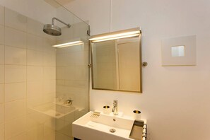 Hair dryer, towels