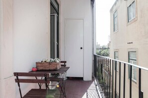Outdoor dining - Século · Spacious Tailor Made Bairro Alto (Lisboa)