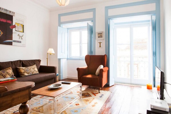 TV - Alfama Azul · Alfama Tailor Made Blue House With a View #1 (Lisboa)