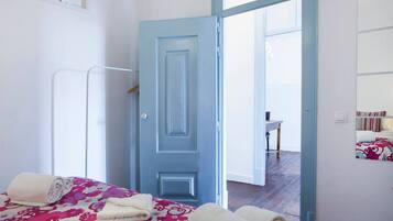 1 soverom, skrivebord, strykejern/-brett og wi-fi