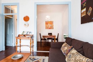 TV - Alfama Azul · Alfama Tailor Made Blue House With a View #1 (Lisboa)