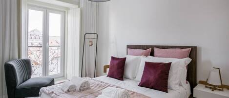 2 Schlafzimmer, Schreibtisch, Bügeleisen/Bügelbrett, WLAN