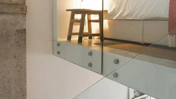 1 slaapkamer, een bureau, een strijkplank/strijkijzer, wifi