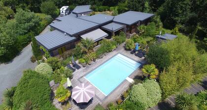 Pretty cottage with swimming pool 5 minutes from the beach under the name "ILUR".