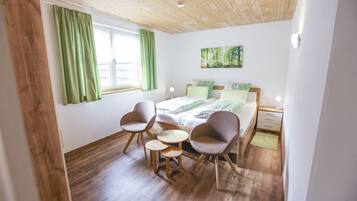 2 bedrooms, in-room safe, iron/ironing board, travel crib