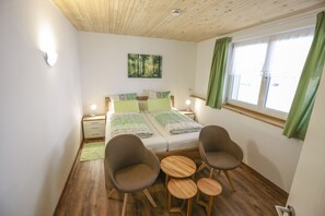 2 Schlafzimmer, Zimmersafe, Bügeleisen/Bügelbrett, Reisekinderbett