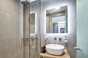 Comfort Room | Bathroom | Shower, rainfall showerhead, free toiletries, hair dryer - NLH KERAMEIKOS - Neighborhood Lifestyle Hotels (Athens)