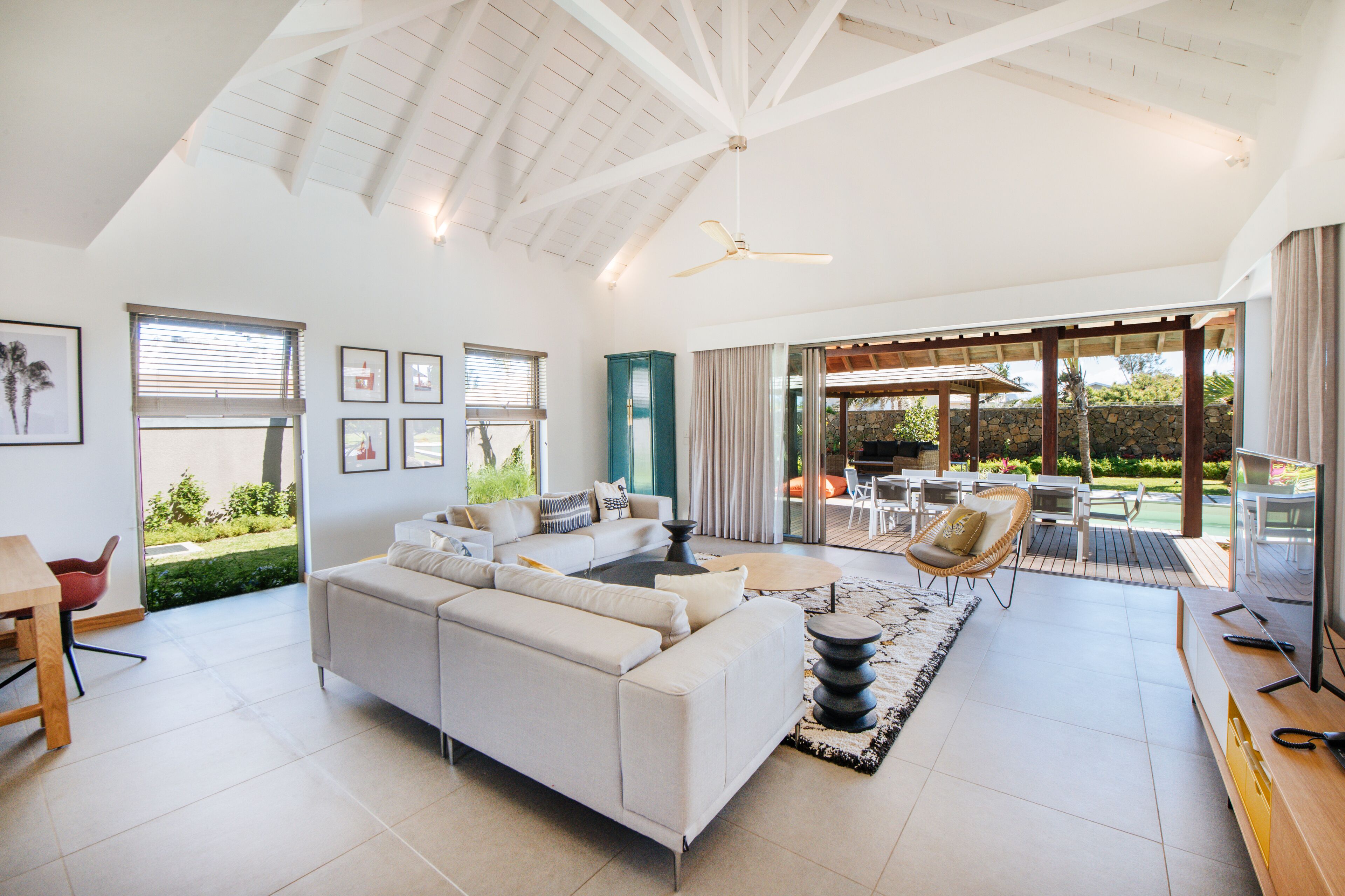 Smart-tv, videospil, bordfodbold, bøger