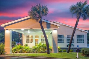 المنشأة من الخارج