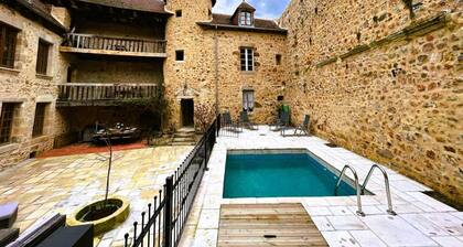 Ancien CollÚge restauré: Charme médiéval, linge fourni