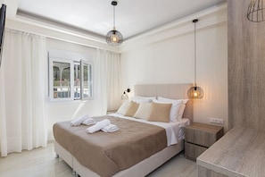 4 Schlafzimmer, Zimmersafe, Bügeleisen/Bügelbrett, Reisekinderbett
