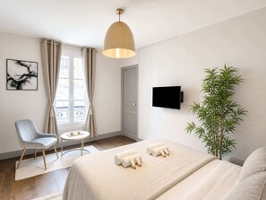 1 bedroom, iron/ironing board, travel cot, WiFi