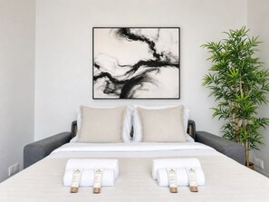 1 bedroom, iron/ironing board, travel cot, WiFi - Arc de Triomphe - Premium family apartment for 5 (Paris)