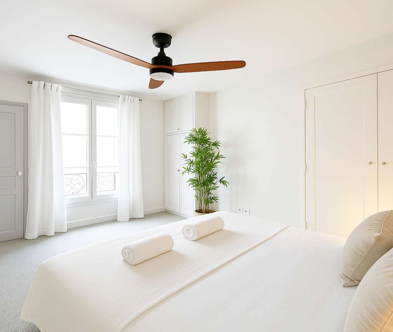 1 chambre, fer et planche à repasser, lit parapluie, Wi-Fi