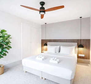 1 bedroom, iron/ironing board, travel cot, WiFi - Arc de Triomphe - Premium family apartment for 5 (Paris)