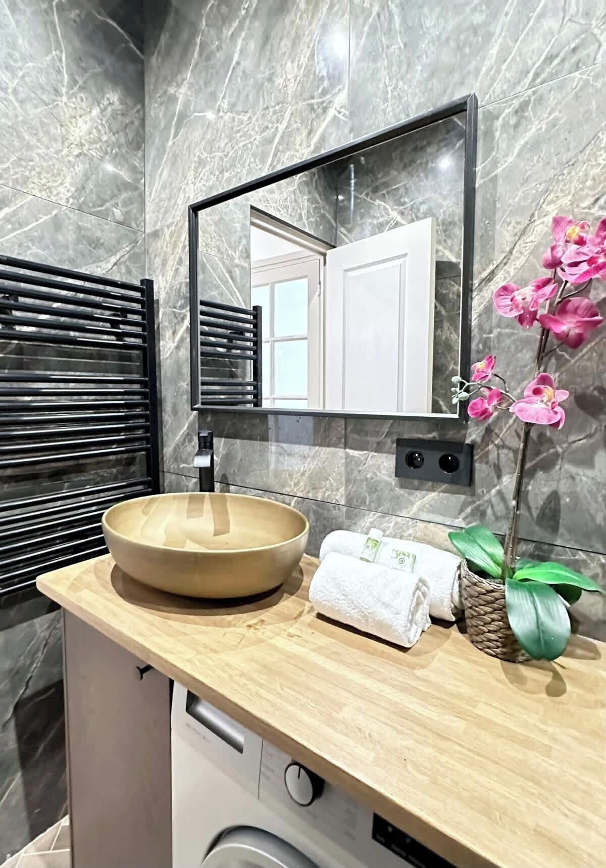 Dusche, Haartrockner, Handtücher