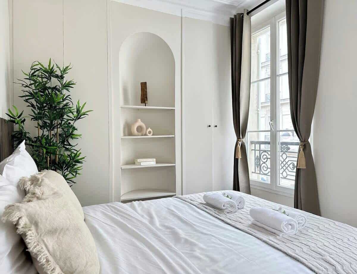 1 dormitori, planxa i posts de planxar, wifi i roba de llit 