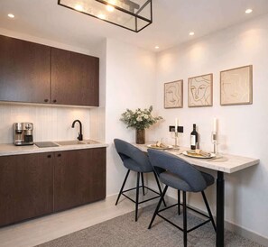 Fridge, microwave, stovetop, coffee/tea maker - Montparnasse - Deluxe studio for 3 (Paris)