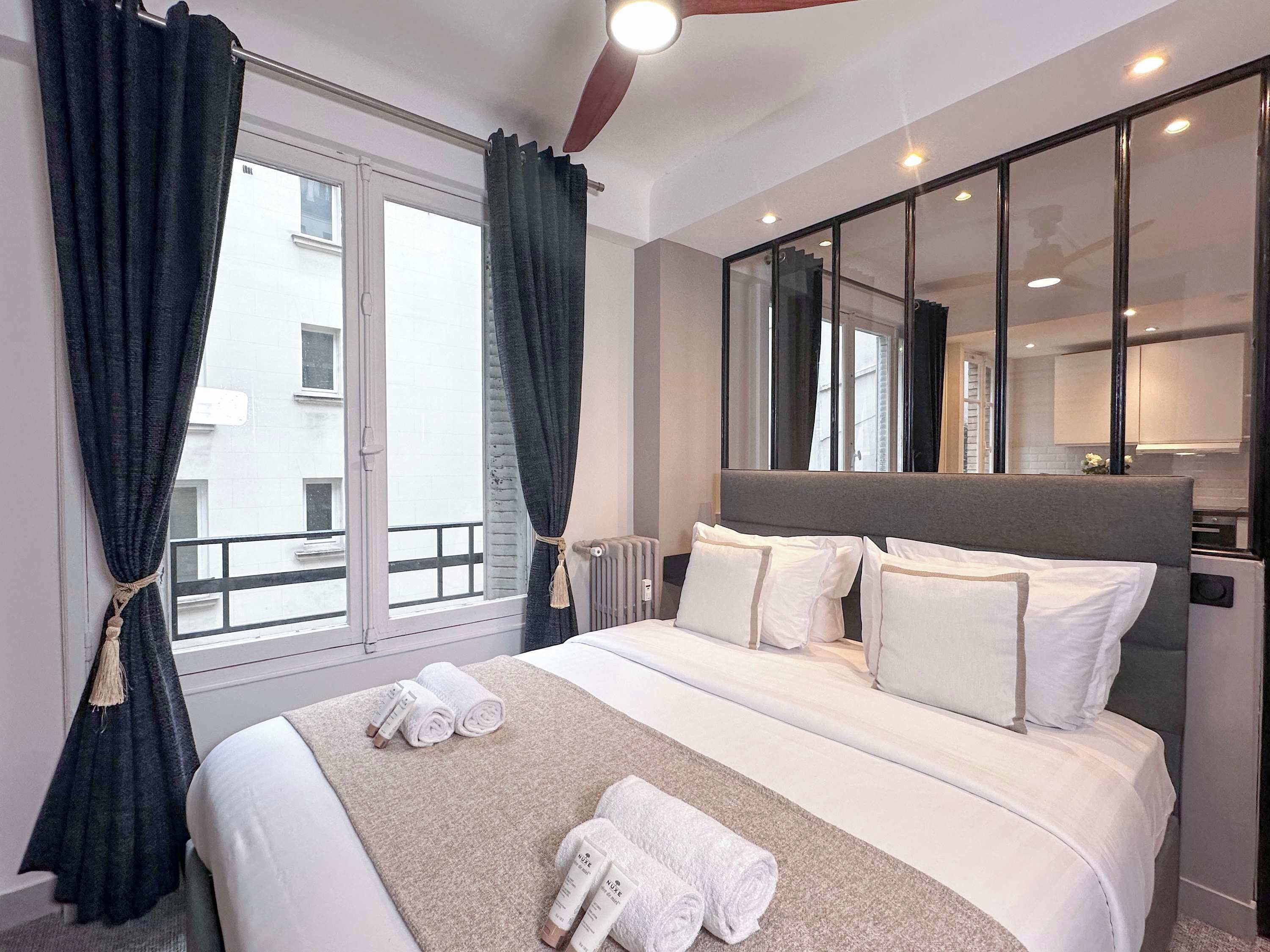 1 soverom, strykejern/-brett, reiseseng for barn og wi-fi