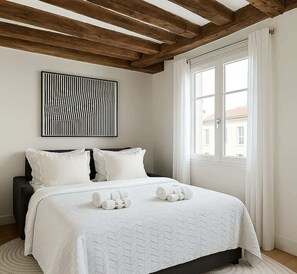 1 chambre, fer et planche à repasser, lit de bébé portatif, Wi-Fi