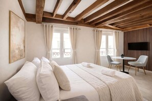 1 habitación, tabla de planchar con plancha, cuna de viaje y wifi 