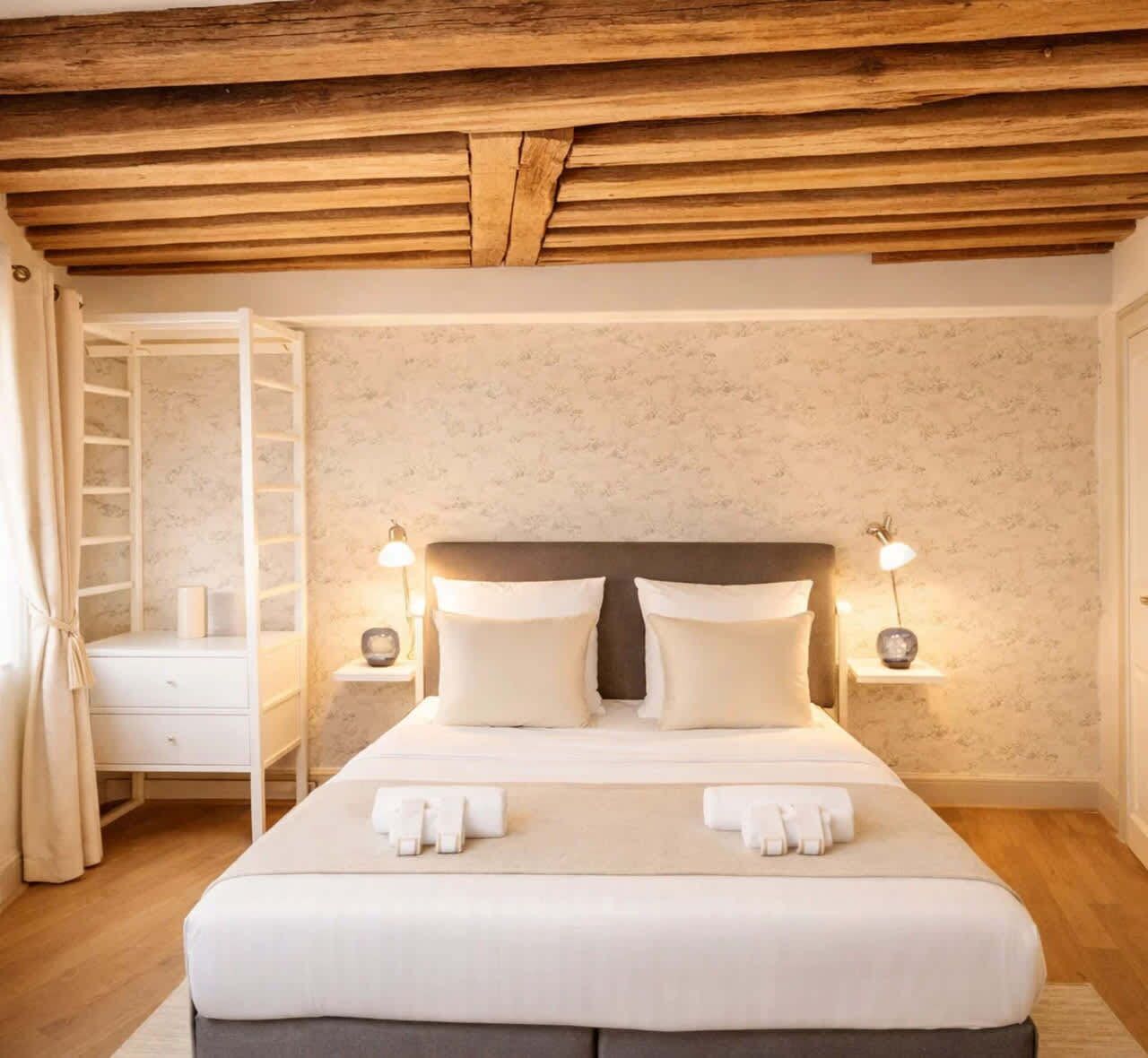 1 dormitorio, tabla de planchar con plancha, cuna de viaje y wifi