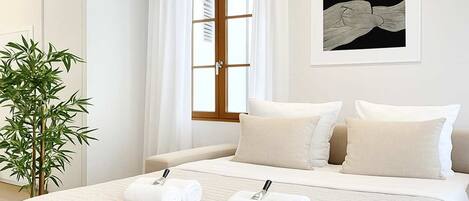 2 chambres, fer et planche à repasser, Wi-Fi, draps fournis