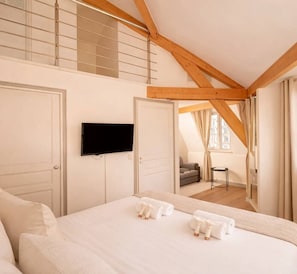 1 chambre, fer et planche à repasser, draps fournis