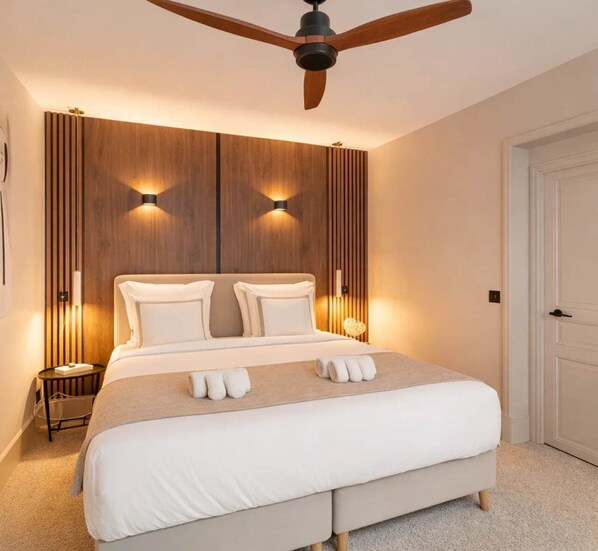 2 bedrooms, iron/ironing board, WiFi, bed sheets