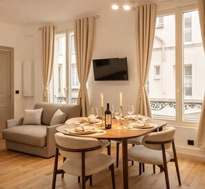 Unclassified image, 5 of 21, button