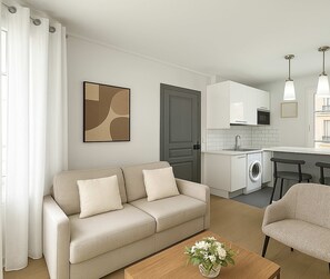 TV, offices - Eiffel Tower - Best deal for 4 (Paris)