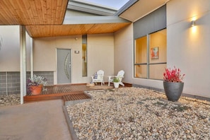 Exterior detail - 4 Bedroom Home on the Murray River (Robinvale)