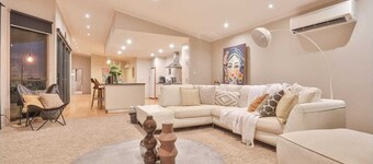 4 Bedroom Home on the Murray River