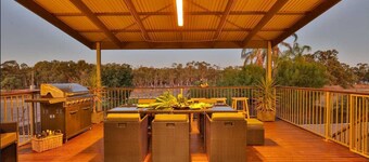 4 Bedroom Home on the Murray River