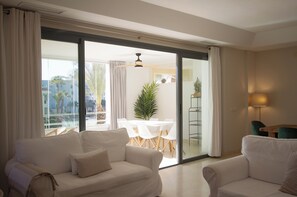 Smart-tv en een open haard