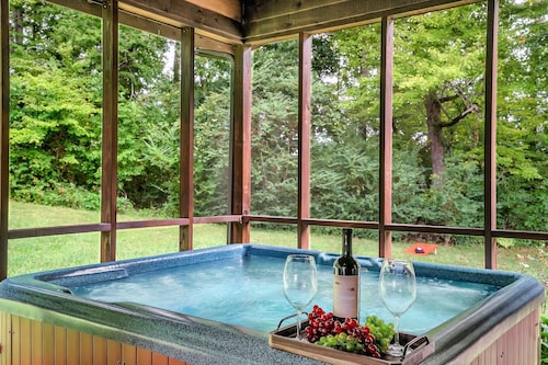 Beautiful Area Family Friendly Hot Tub Fire Pit Theater View Pets Ok Game Room