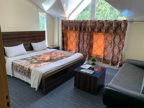 Chambre Double Deluxe | Fer et planche à repasser, Wi-Fi gratuit