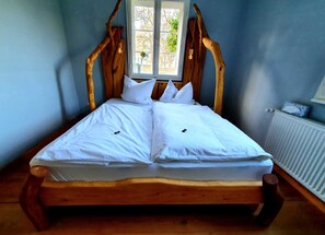 2 Schlafzimmer, Reisekinderbett, kostenloses WLAN, Bettwäsche