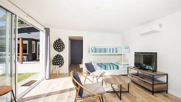 5 bedrooms, iron/ironing board, travel cot, free WiFi