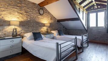 3 chambres, fer et planche à repasser, lit parapluie, Wi-Fi gratuit