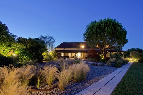 Beautiful south facing cottage sleeping up to seven
