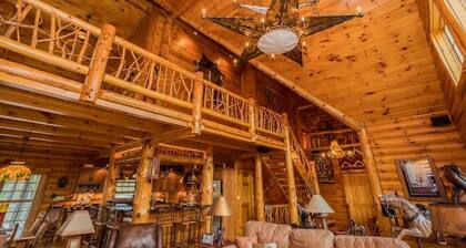 Unique Log Cabin, Riverfront, minutes to Saratoga