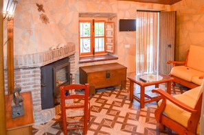 TV, fireplace - Esparragueras House. Tranquility and open air in Competa (Málaga)