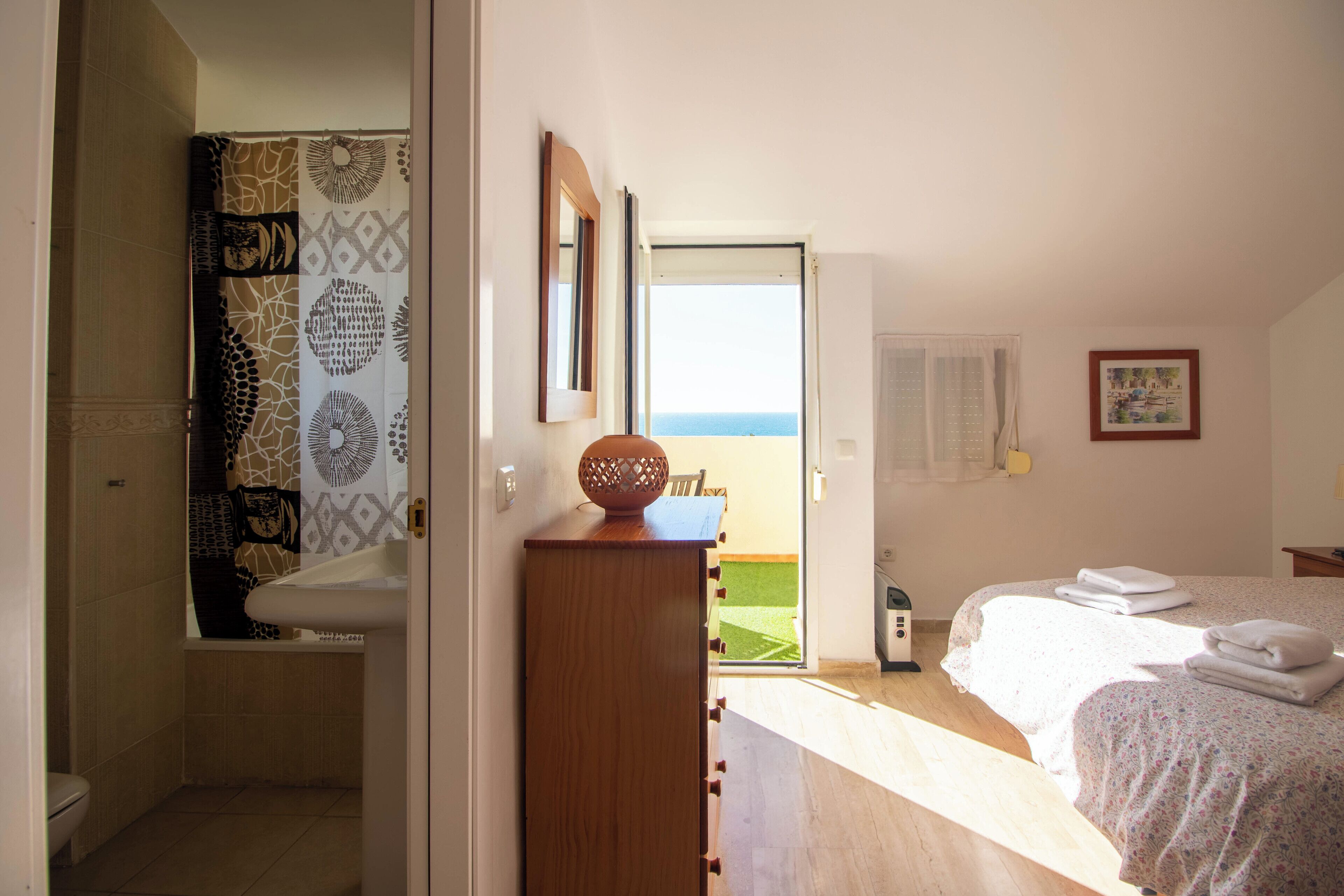 2 dormitorios, tabla de planchar con plancha, wifi y ropa de cama