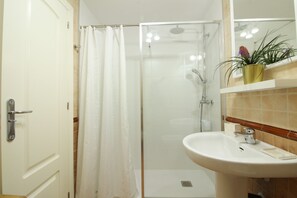Hair dryer, towels - CARPE DIEM. 2 Bedrooms in Torrox Costa (Torrox Costa)