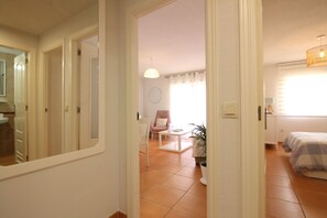 2 slaapkamers, een strijkplank/strijkijzer, wifi, beddengoed