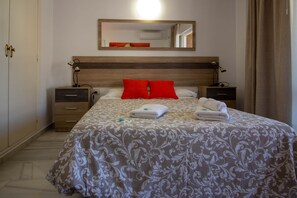 2 chambres, fer et planche à repasser, Wi-Fi, draps fournis
