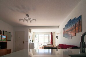 TV - Pueblo Andaluz 921, a 50 metros de la playa (Torrox)