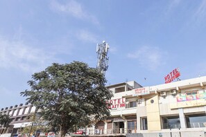 Exterior - Hotel Galaxy Inn (Ahmedabad)