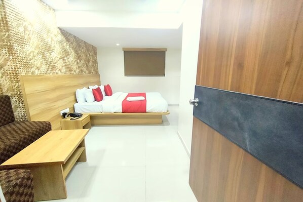 Superior Double Room | Desk, rollaway beds, free WiFi, bed sheets - Hotel Galaxy Inn (Ahmedabad)